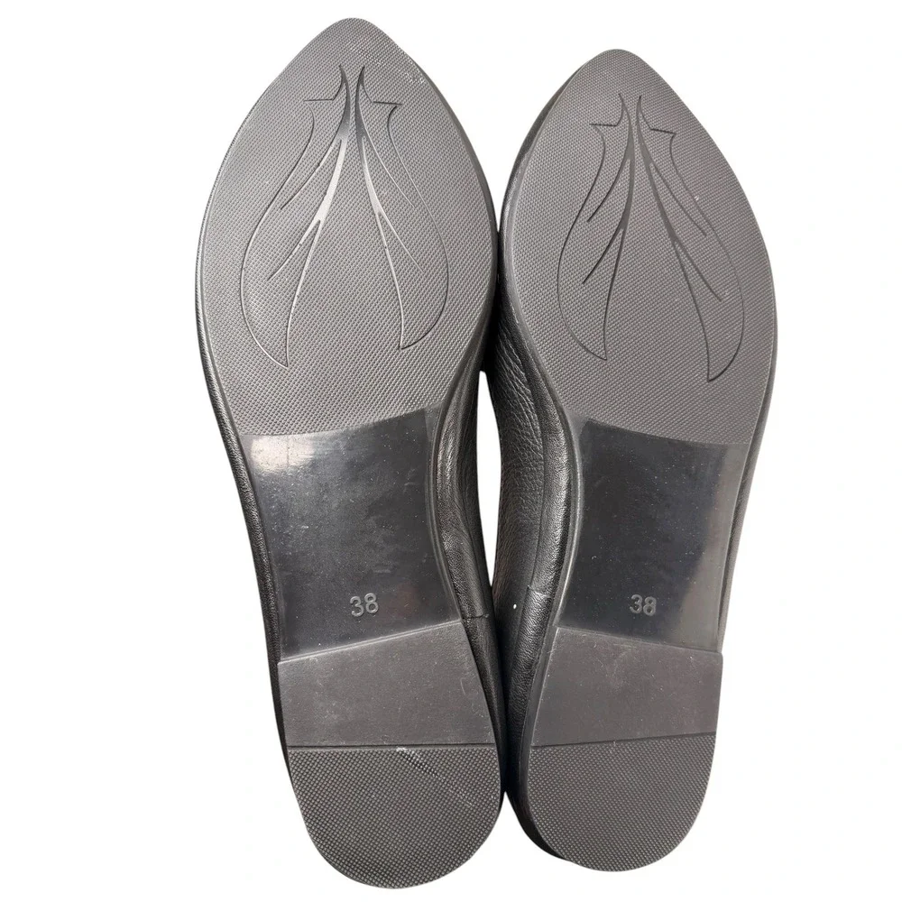 Spring Step Black Leather Pointed Toe Ruffle Loafers‎ Flats Size 7